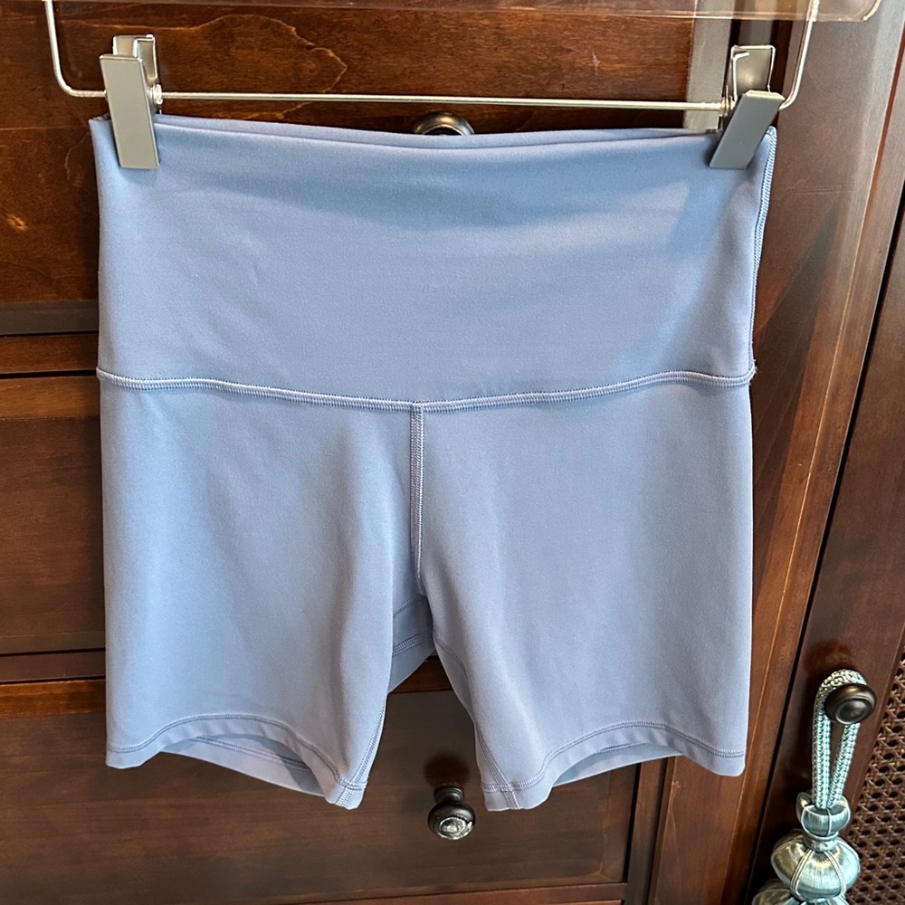 LULULEMON ATHLETICA Align Shorts Washed Denim SIZE 6 EUC LIKE NEW